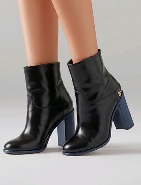 CHANEL Black Patent Calfskin Ankle Boots  Blue Block Heel Gold CC Logo 38 Us 7.5